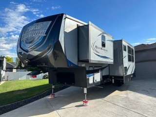 2017 Roadwarrior 427 Luxury Toy Hauler