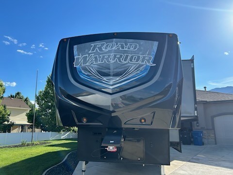 2017-roadwarrior-427-luxury-toy-hauler-big-1