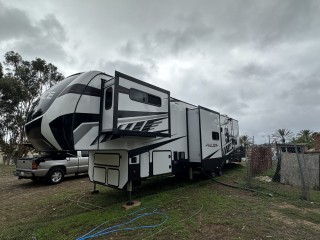 Alliance Valor 36 V11 Toy Hauler