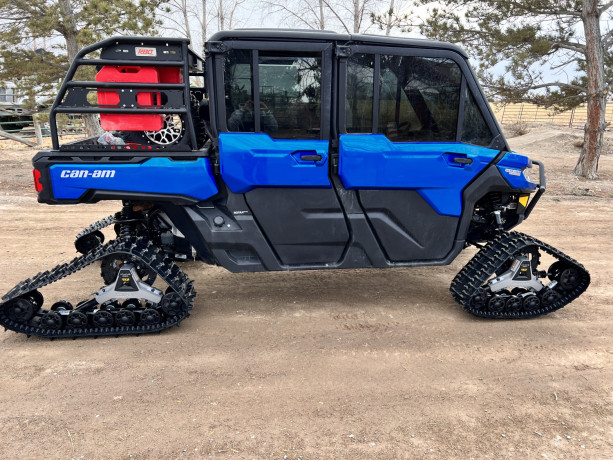 2023-can-am-defender-limited-4-door-big-3