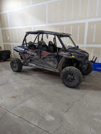 razr-xp-1000-4-seater-big-1