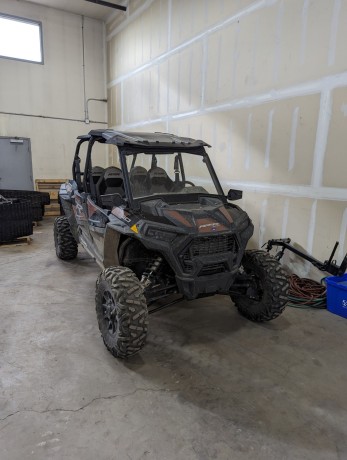 razr-xp-1000-4-seater-big-0