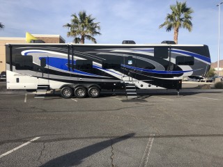 Jayco Seismic ToyHauler