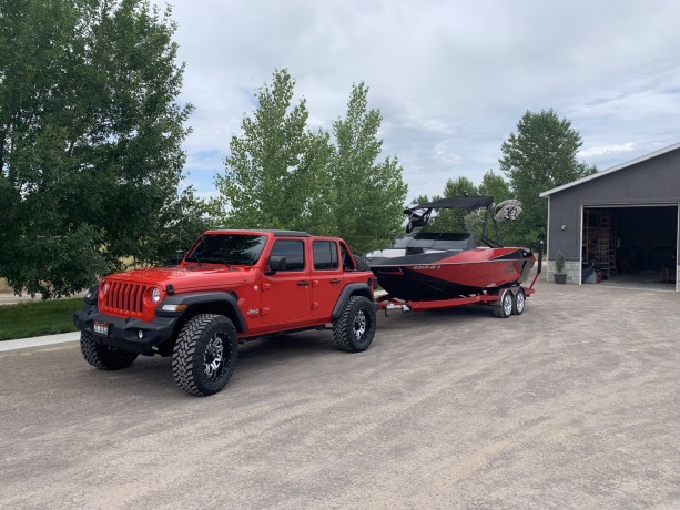 2017-jeep-wrangler-big-5