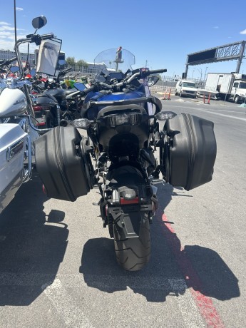 2019-yamaha-niken-gt-big-2