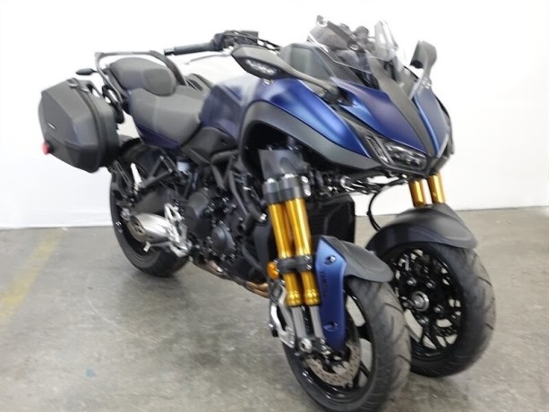 2019-yamaha-niken-gt-big-0