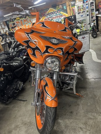 2010-harley-davidson-custom-street-glide-big-0
