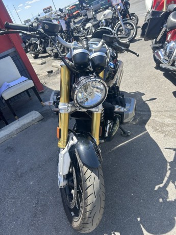 2019-bmw-r-nine-t-big-2