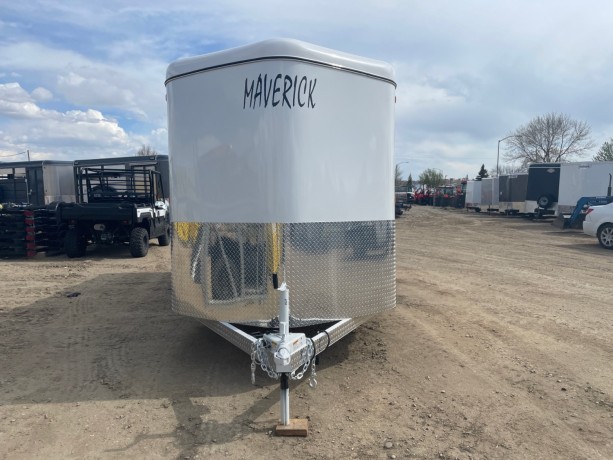 2023-maverick-3-horse-slant-nose-big-1