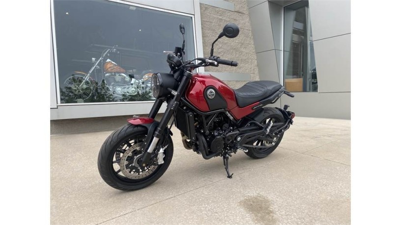 brand-new-2022-benelli-leoncino-500-big-2