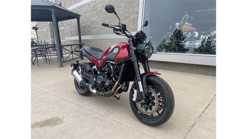 brand-new-2022-benelli-leoncino-500-big-1
