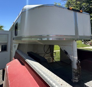 2005-ponderosa-5th-wheel-stock-trailer-big-6
